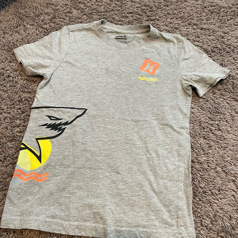 Boys gray Hurley shark wraparound shirt size M